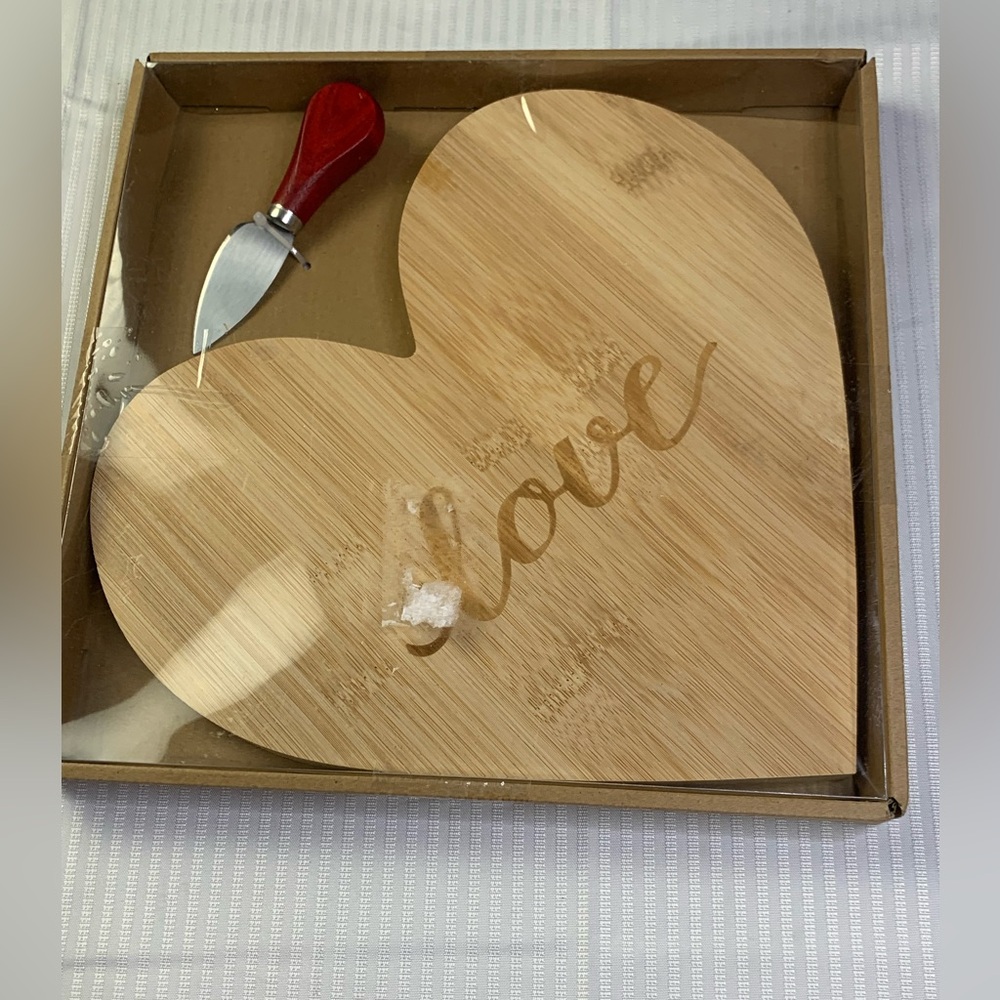 Heart-Shaped Bamboo Cheese Board with Knife. NIB.
